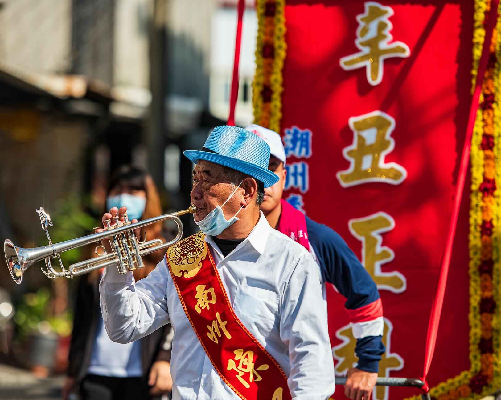 周先生